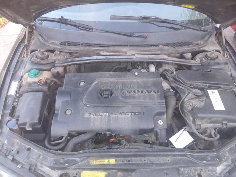 Volvo V70 