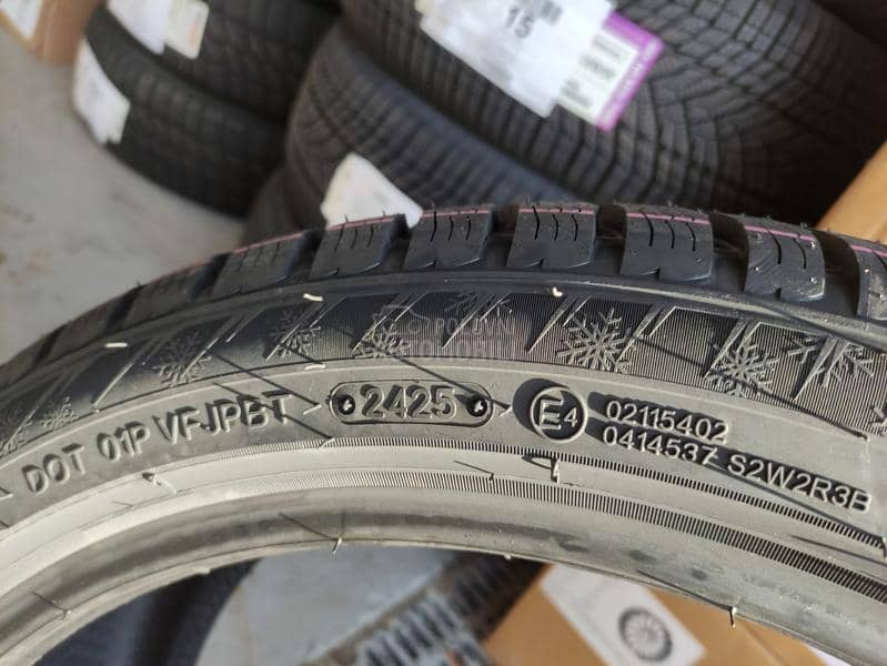 Triangle 225/45 R19 Zimska