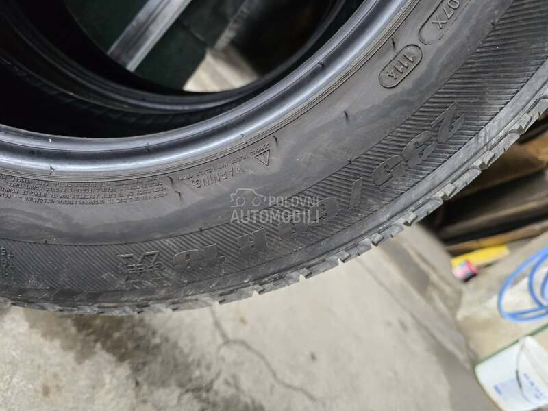 Michelin 235/60 R18 Zimska