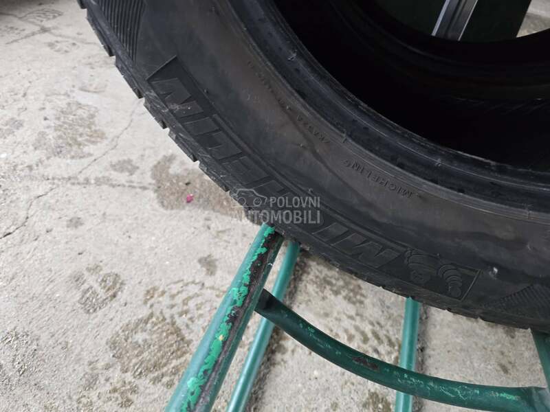 Michelin 235/60 R18 Zimska