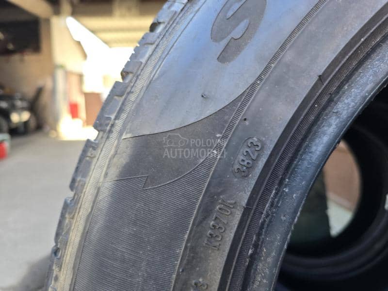 Pirelli 235/60 R18 Zimska