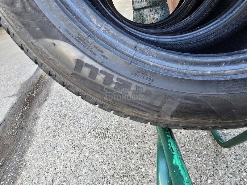 Pirelli 235/60 R18 Zimska