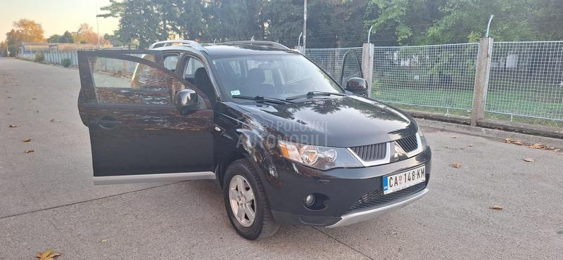 Mitsubishi Outlander 2.0 di-d