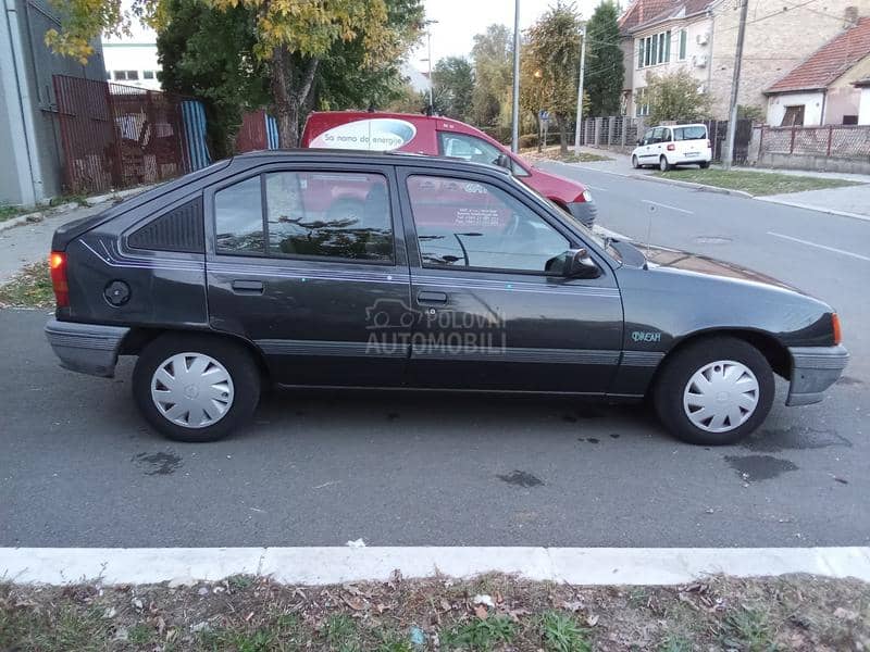 Opel Kadett 1.6 DREAM/ŠIBER