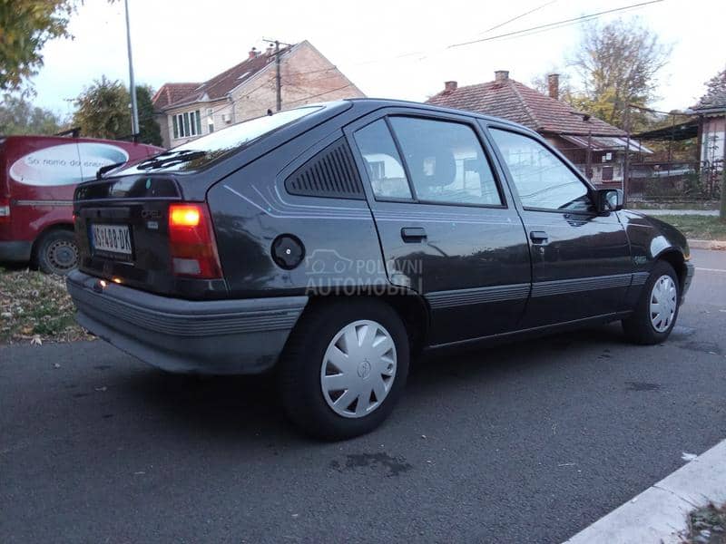 Opel Kadett 1.6 DREAM/ŠIBER