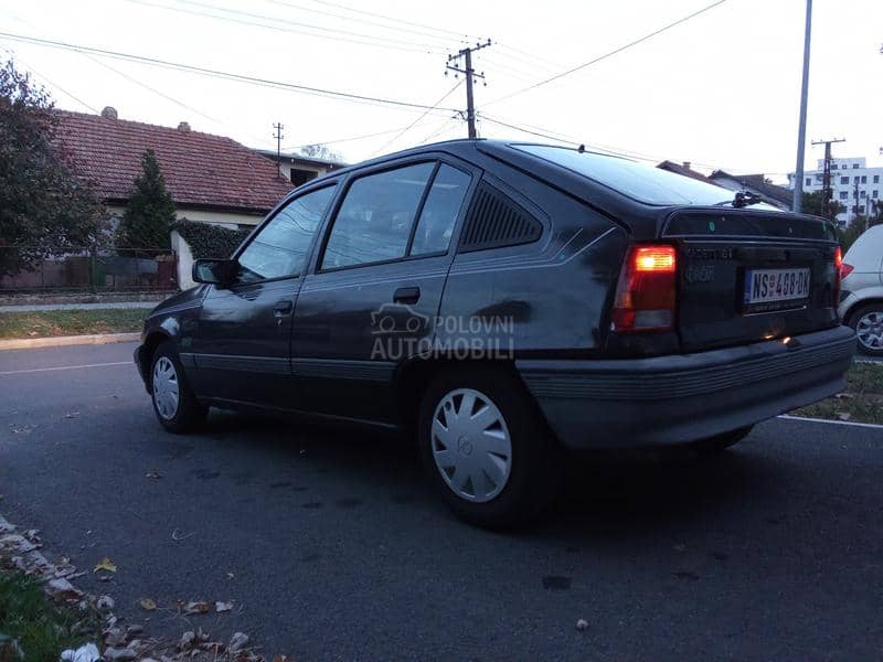 Opel Kadett 1.6 DREAM/ŠIBER