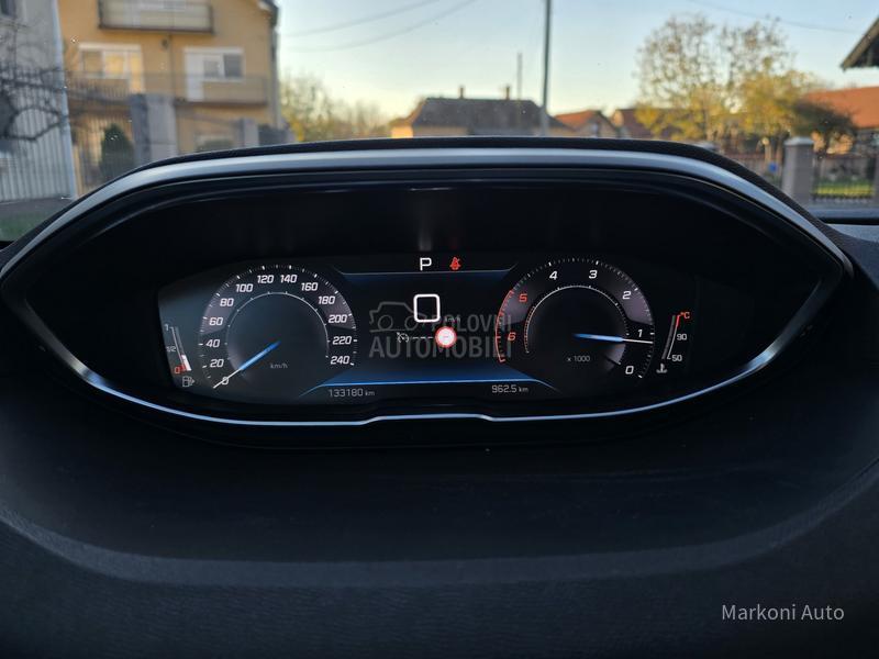 Peugeot 3008 1.5 HDI/AUT/LED