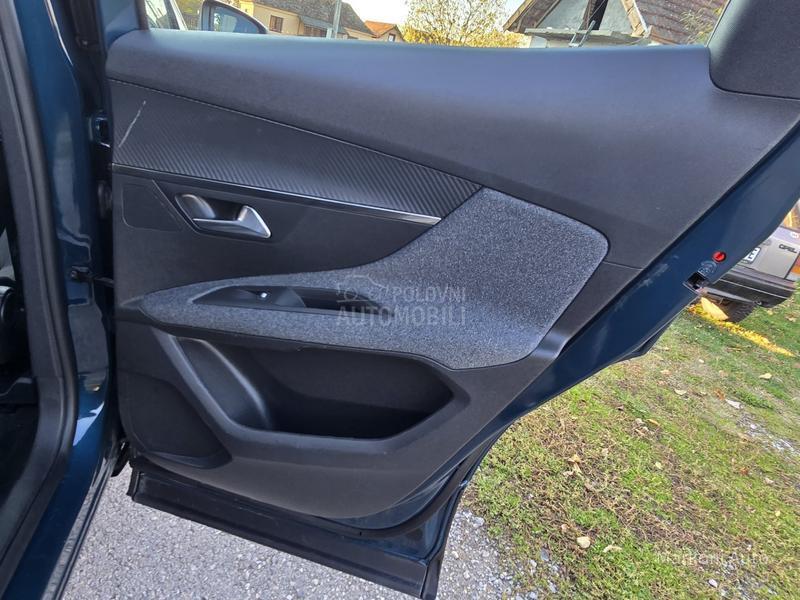 Peugeot 3008 1.5 HDI/AUT/LED