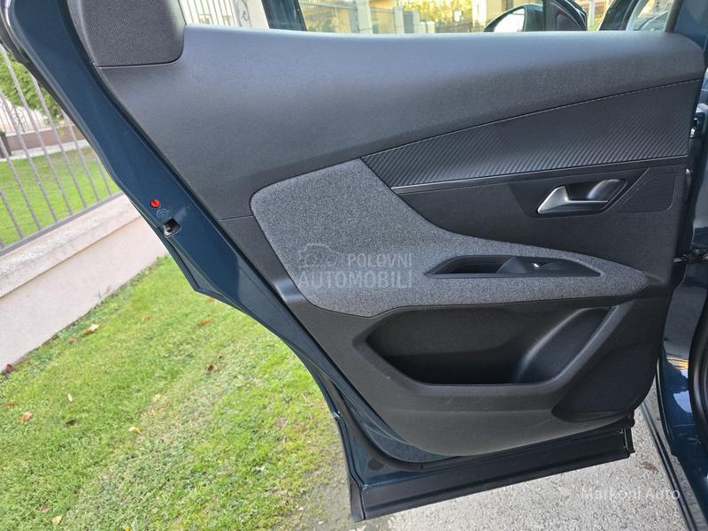 Peugeot 3008 1.5 HDI/AUT/LED