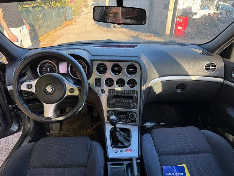 Alfa Romeo 159 -  kompletan auto u delovima