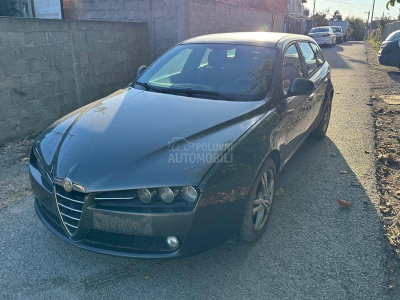 Alfa Romeo 159 -  kompletan auto u delovima