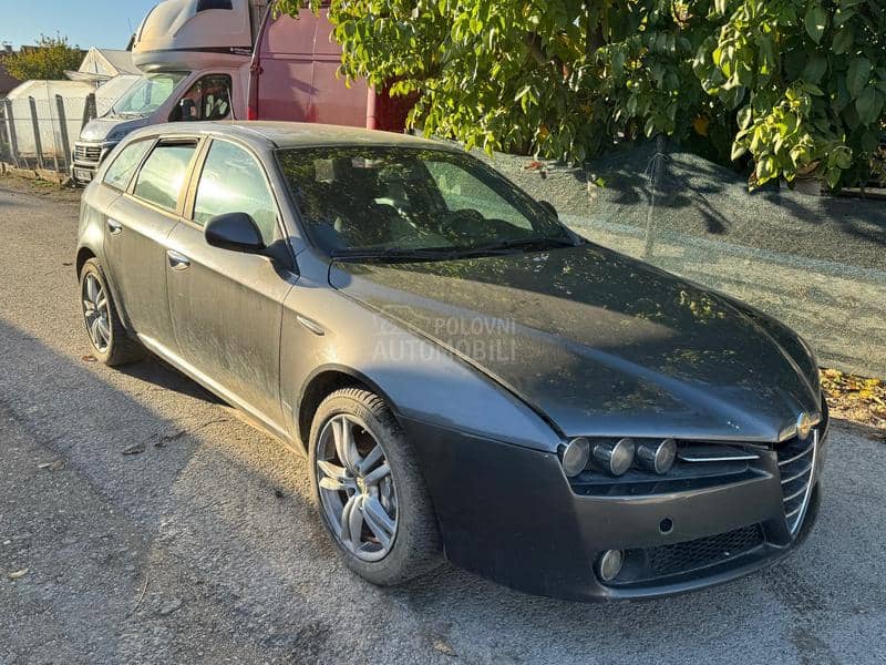 Alfa Romeo 159 -  kompletan auto u delovima