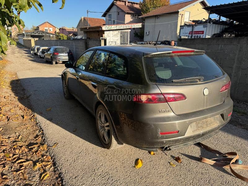 Alfa Romeo 159 -  kompletan auto u delovima