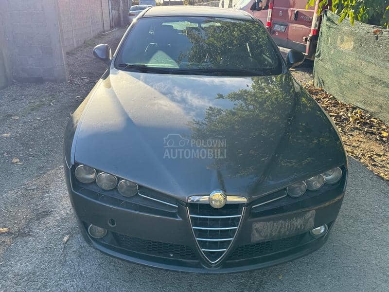 Alfa Romeo 159 -  kompletan auto u delovima