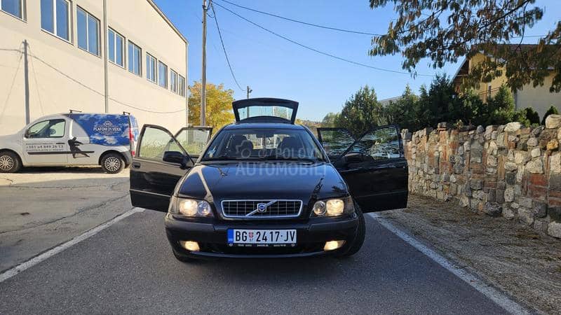 Volvo V40 