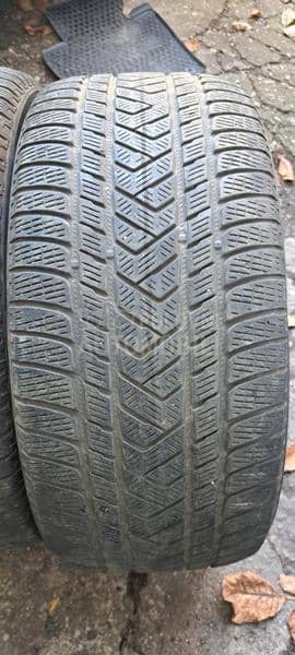 Pirelli 275/40 R21 Zimska