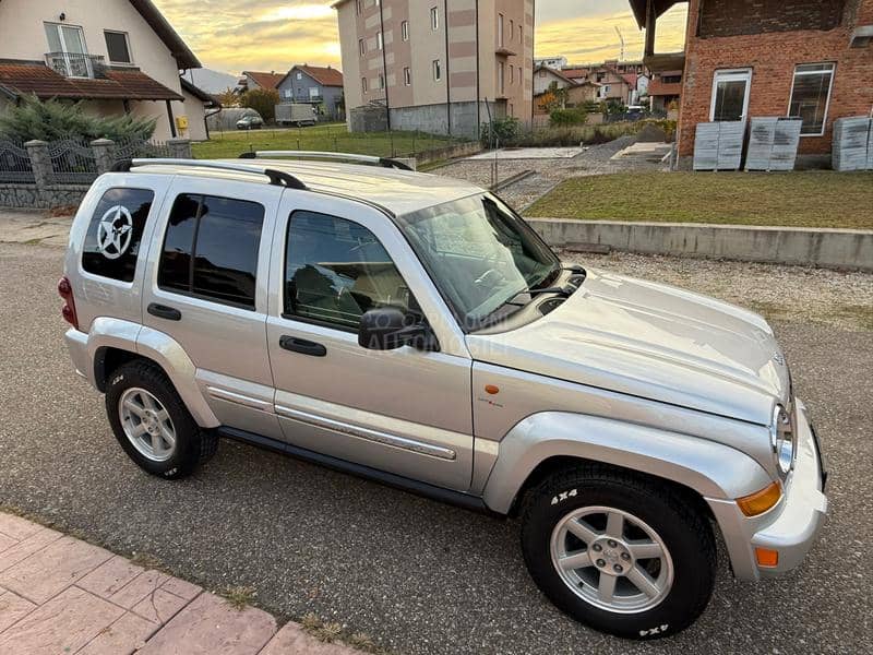 Jeep Cherokee Limited  CH 4x4