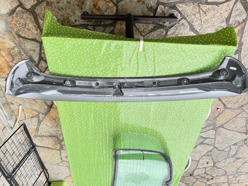 Spojler gepek vrata - kačket