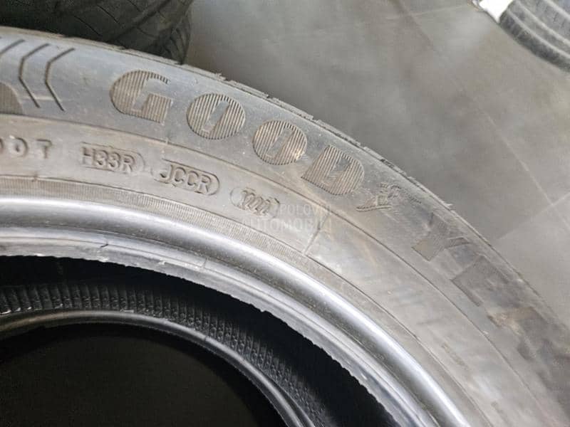 Goodyear 215/55 R17 Letnja