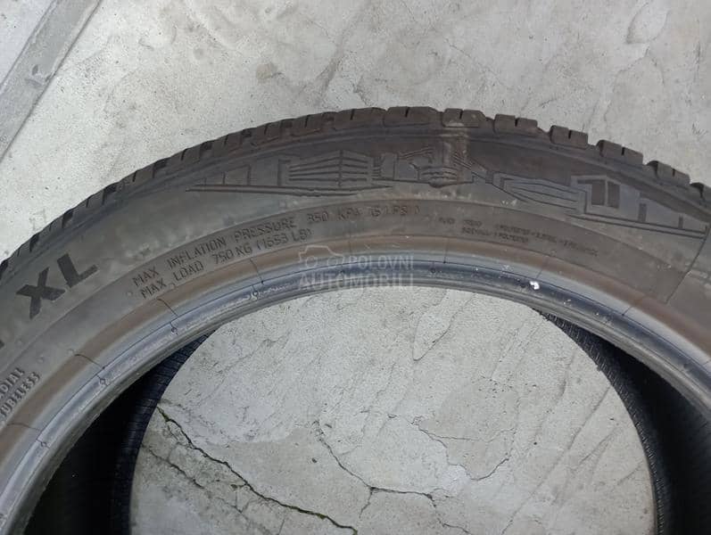 Continental 235/45 R18 Zimska