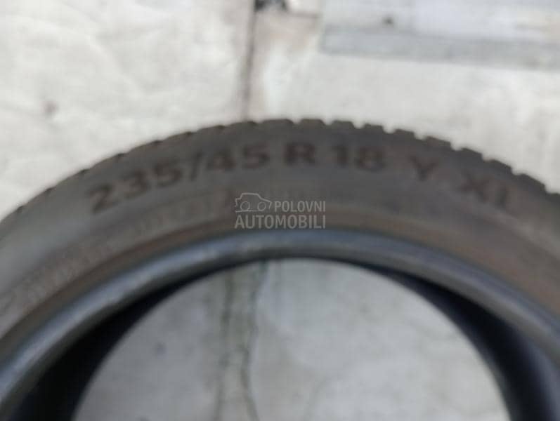 Continental 235/45 R18 Zimska