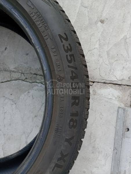 Continental 235/45 R18 Zimska