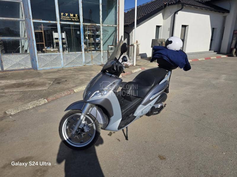 Peugeot Geopolis 400