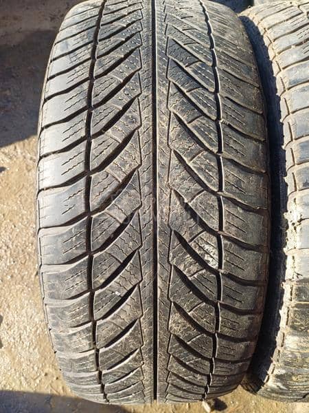 Goodyear 245/45 R18 Zimska