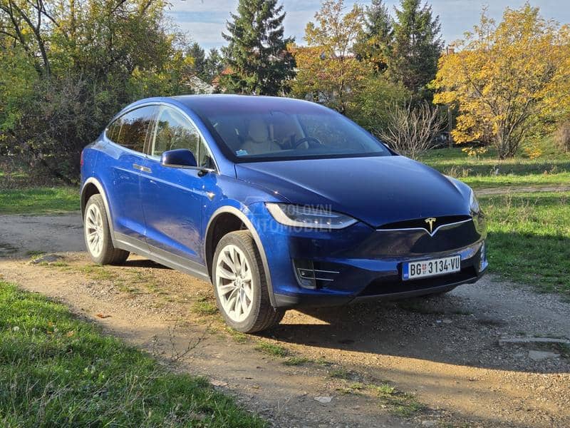 Tesla Model X 75D