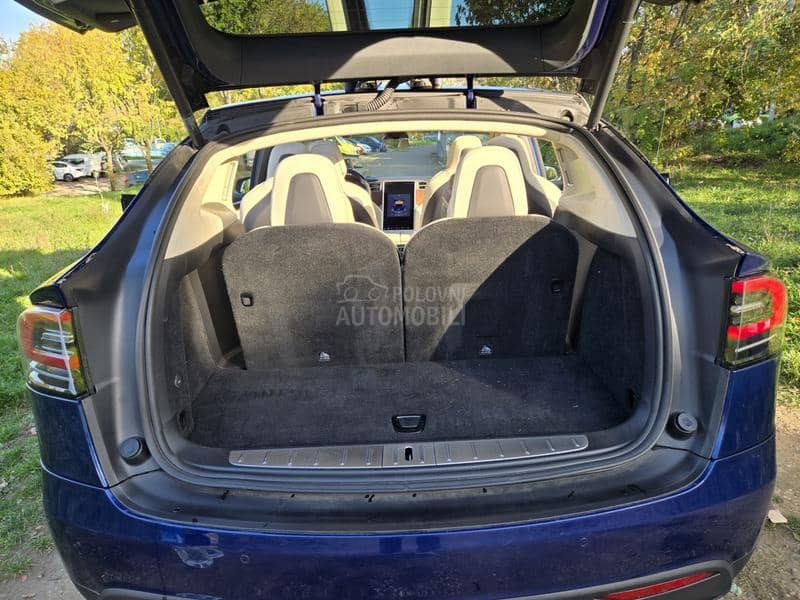 Tesla Model X 75D
