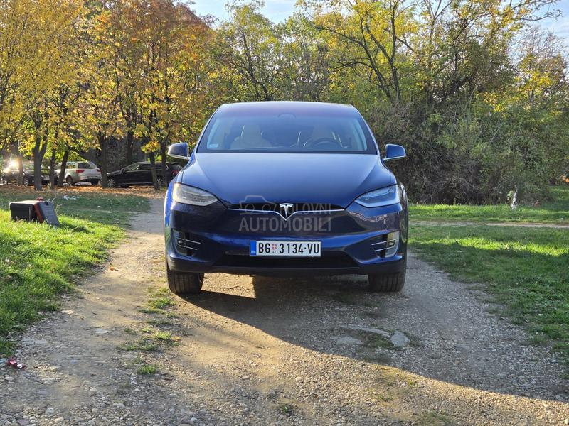 Tesla Model X 75D