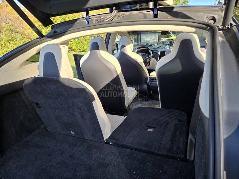Tesla Model X 75D