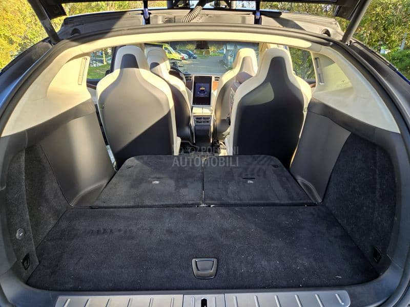 Tesla Model X 75D