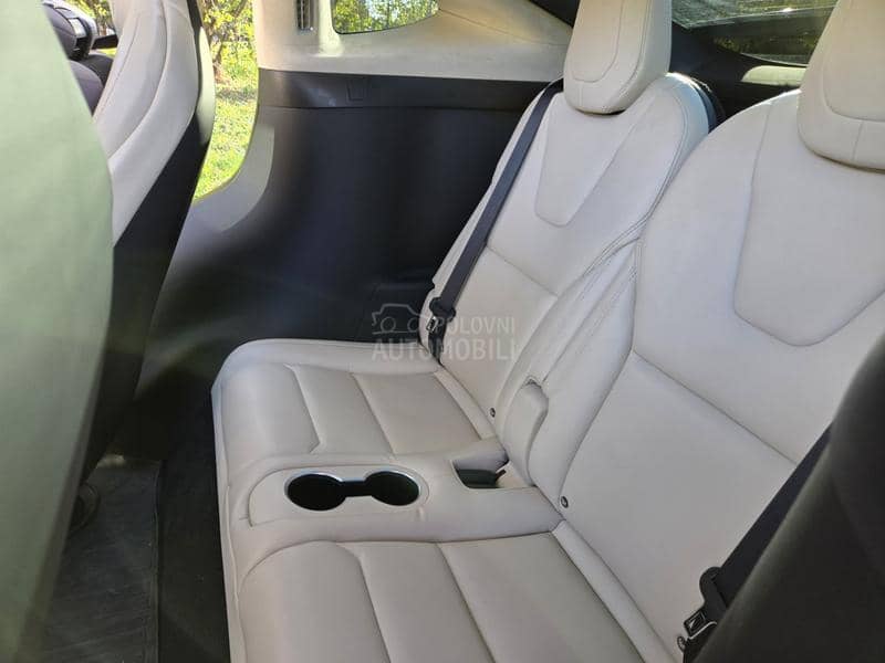 Tesla Model X 75D