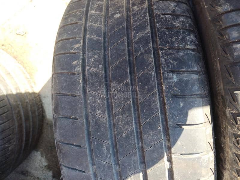 Bridgestone 225/40 R19 Letnja