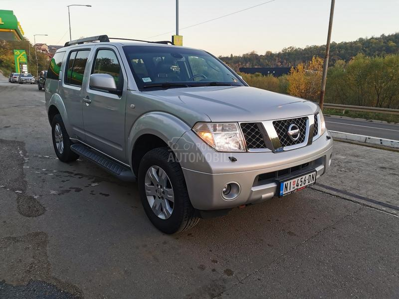 Nissan Pathfinder 
