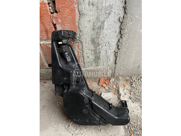 Posuda za tečnost brisača za Audi Q5 od 2008. do 2016. god.