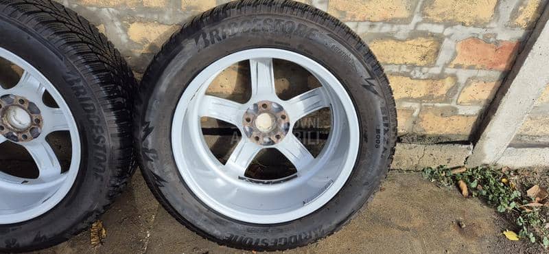 Bridgestone 235/55 R17 Zimska