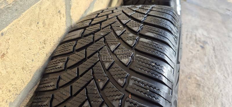 Bridgestone 235/55 R17 Zimska