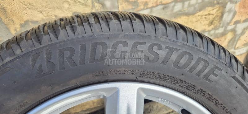 Bridgestone 235/55 R17 Zimska