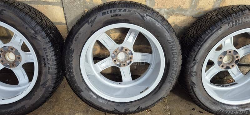 Bridgestone 235/55 R17 Zimska