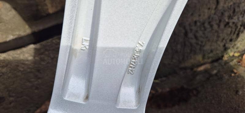 Bridgestone 235/55 R17 Zimska