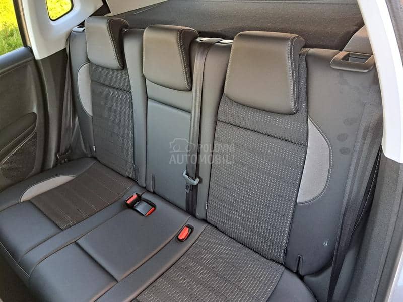 Peugeot 2008 1.6 hdi ALLURE