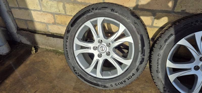 Barum 215/60 R17 Zimska