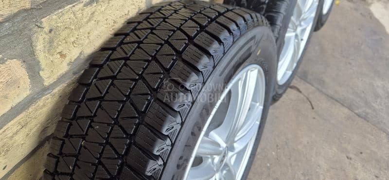 Bridgestone 215/60 R17 Zimska
