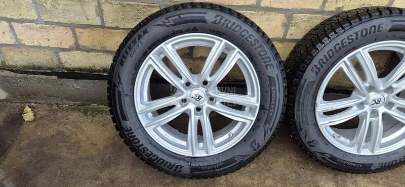 Bridgestone 215/60 R17 Zimska