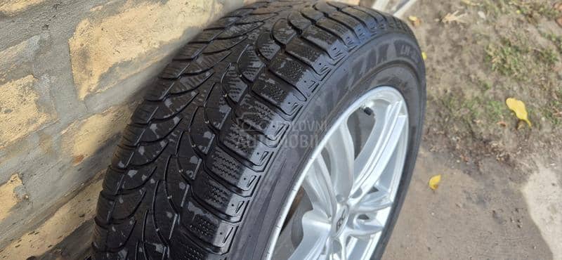 Bridgestone 215/60 R17 Zimska