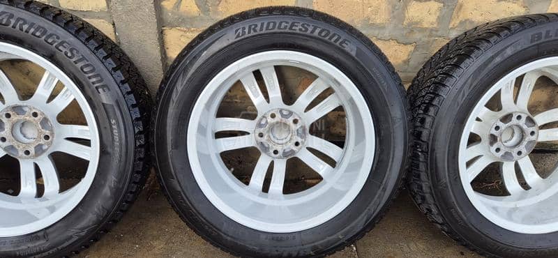 Bridgestone 215/60 R17 Zimska