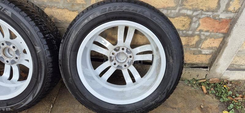 Bridgestone 215/60 R17 Zimska