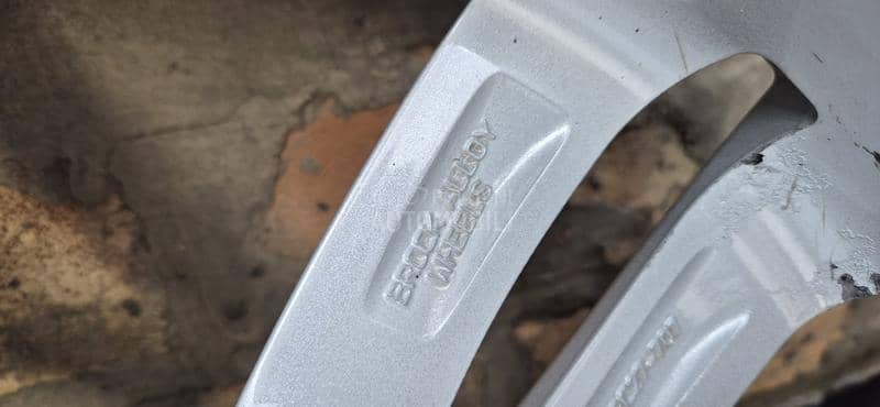 Bridgestone 215/60 R17 Zimska